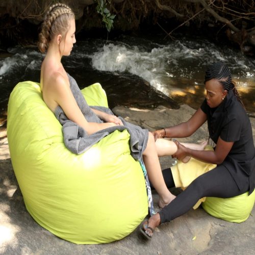 "ON THE ROCKS" LEG & FOOT MASSAGE